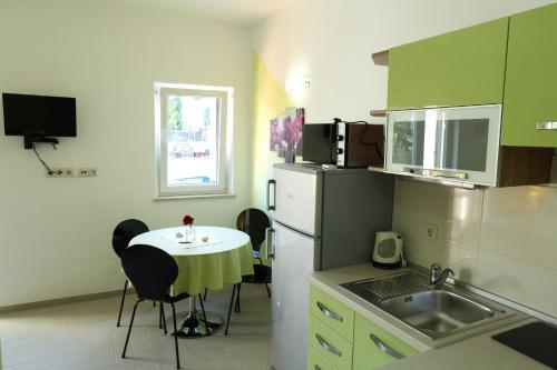 Sunrise Apartments 2