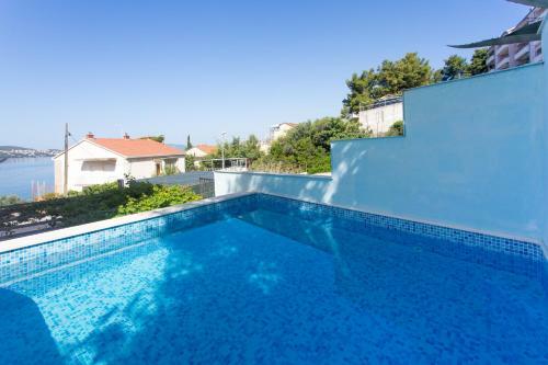Apartments Alajbeg