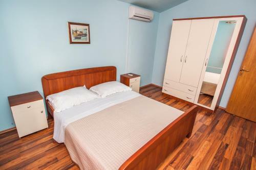 Apartments Alajbeg