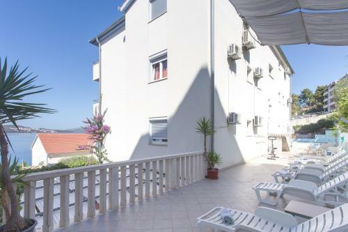 Apartments Alajbeg