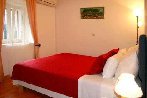 Hostal Rooms And Apartments Emily