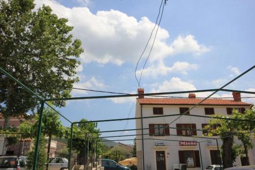Apartments With A Parking Space Cres - 7984