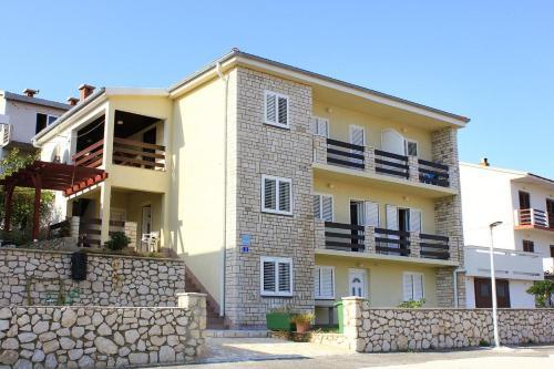 Apartment Pag 9388b