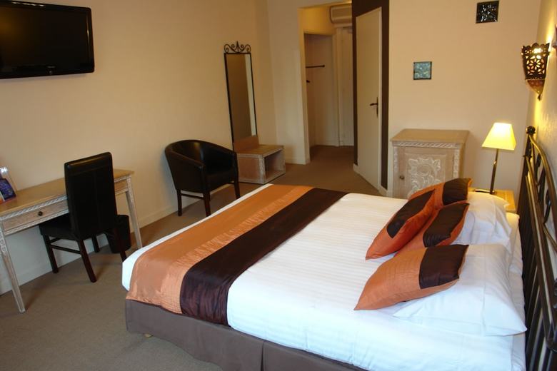 Brit Hotel Olympia