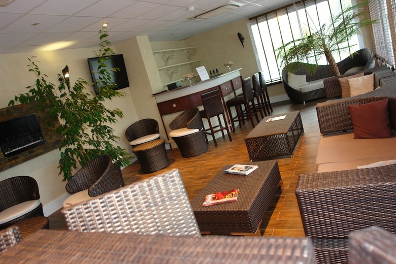 Brit Hotel Olympia