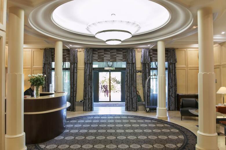 Hotel Le Pavillon De La Rotonde & Spa
