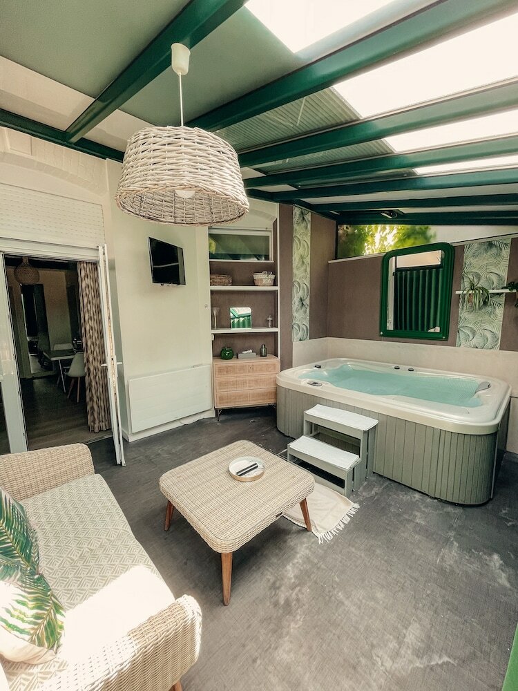 Garden Hotel