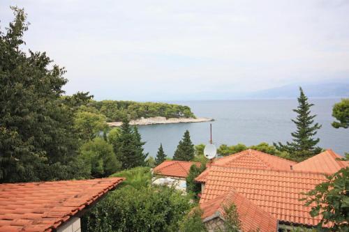 Holiday Home Splitska 5668