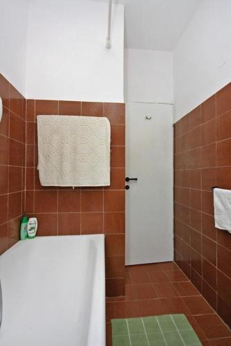 Holiday Home Splitska 5668