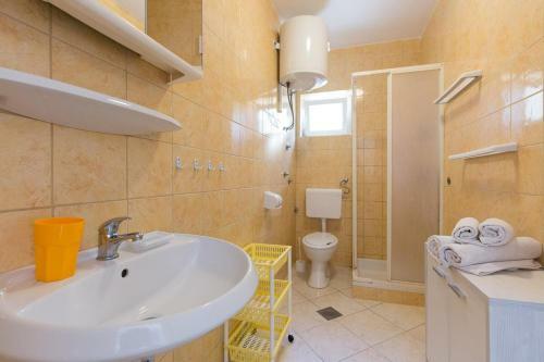 Apartments With A Parking Space Punat (krk) - 5378