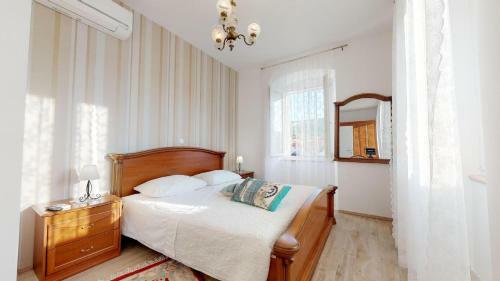 Radovani Luxury Apartment With Private Pool