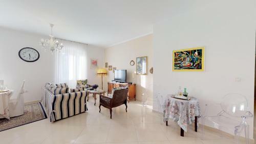 Radovani Luxury Apartment With Private Pool
