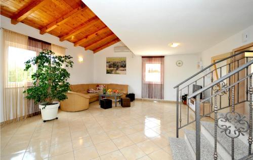 Holiday Home Kastel Stafilic - 01