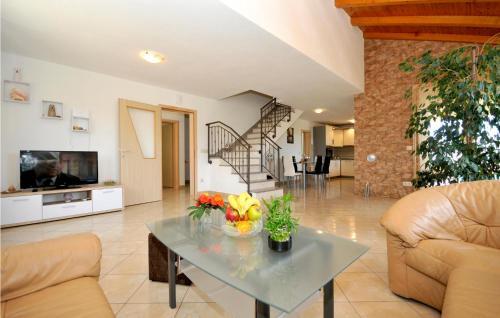 Holiday Home Kastel Stafilic - 01