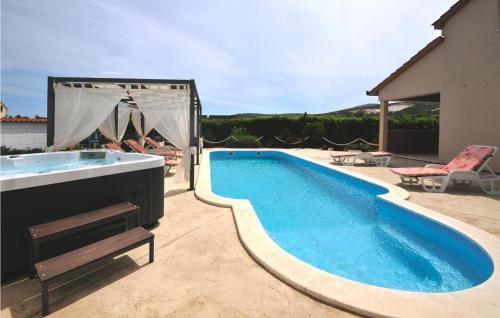 Holiday Home Kastel Stafilic - 01