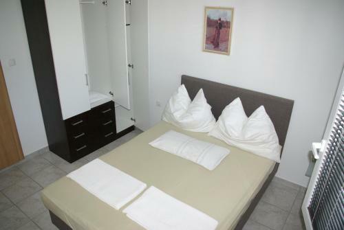 Apartments Glorija Rogoznica