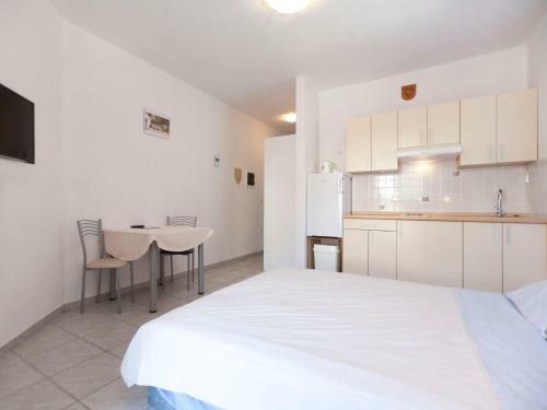Apartments & Rooms Nikoli?