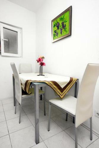 Apartment Drasnice 6051b