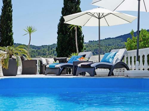 Holiday Home Entoni