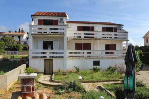 Apartment Novalja 9335b