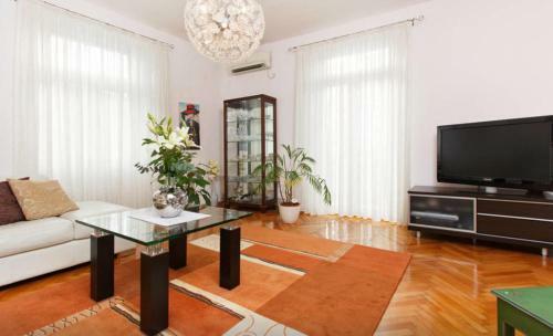 Beach & City Apartment