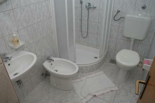 Apartment Povlja 2922a