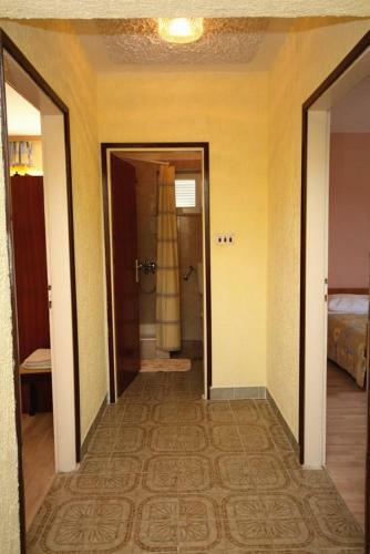 Apartment Mundanije 4953b