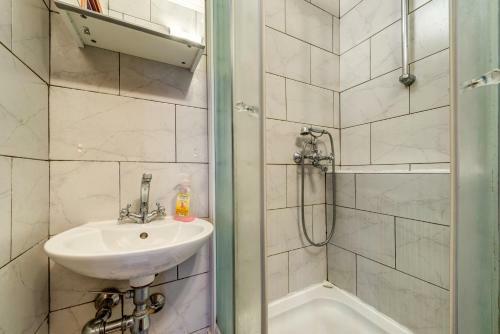 Hostal Guesthouse F