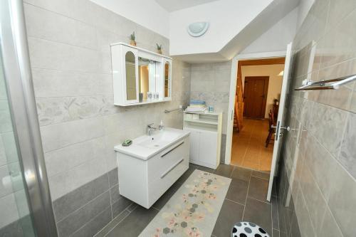 Apartment Baska Voda 300b