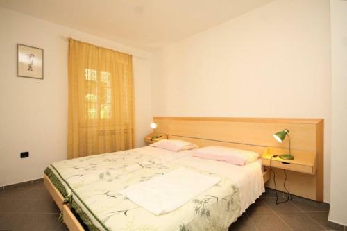 Apartment Nerezine 2518a