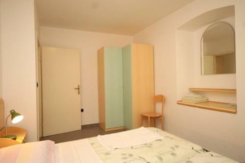 Apartment Nerezine 2518a