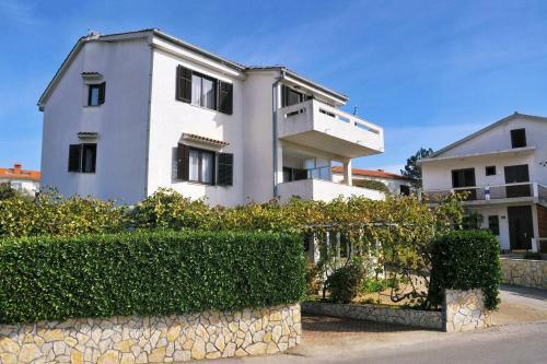 Apartments With A Parking Space Krk - 5327