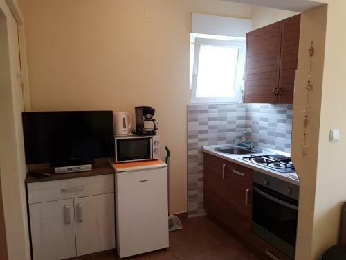 Apartment In Supetarska Draga 16063
