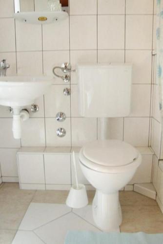 Hostal Apartments And Rooms With Parking Space Palit (rab) - 3195