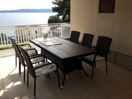 Apartments Villa Karme Brela