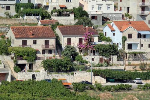 Apartments With A Parking Space Postira (brac) - 5659