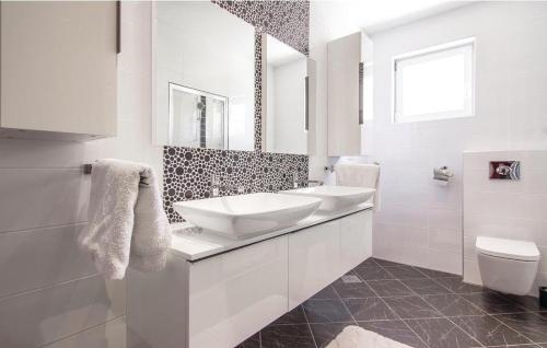 Apartments With A Swimming Pool Fiorini (novigrad) - 7047