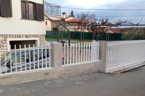 Apartments With A Swimming Pool Fiorini (novigrad) - 7047