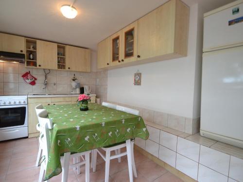 Apartment Mirna
