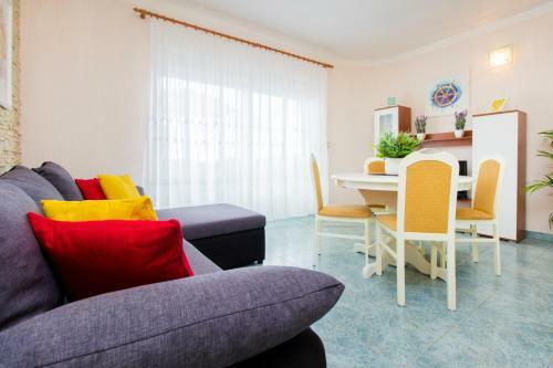 Aquarius Apartments