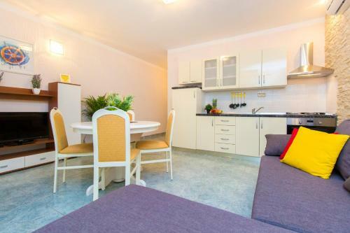 Aquarius Apartments