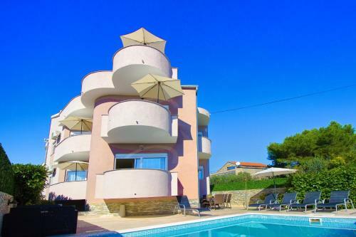 Aquarius Apartments