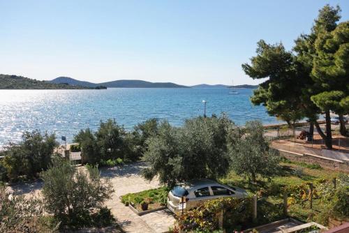 Apartments By The Sea Vodice - 5807