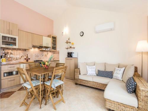 Three-bedroom Apartment Barbat With Sea View 01