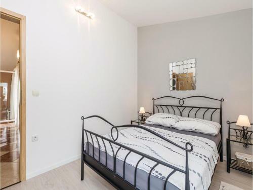 Three-bedroom Apartment Barbat With Sea View 01