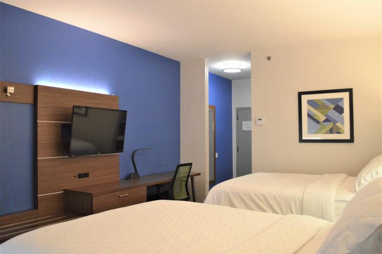 Holiday Inn Express Hotel & Suites Batesville