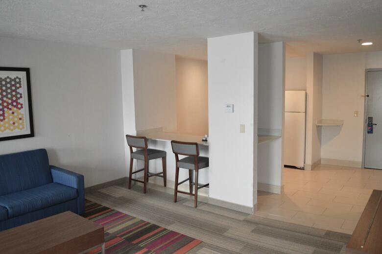 Holiday Inn Express Hotel & Suites Batesville