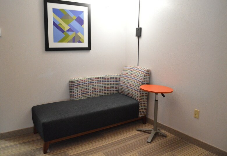 Holiday Inn Express Hotel & Suites Batesville