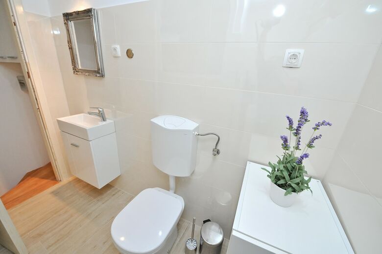 Apartments Feel Center