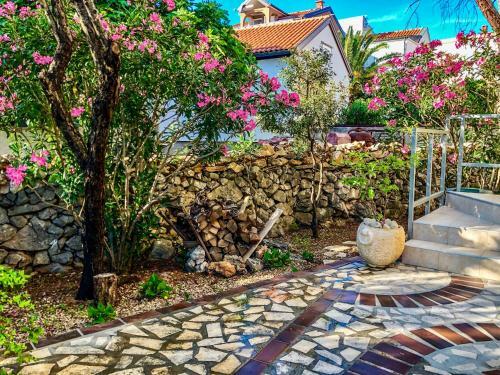Green Garden Apartments Novalja